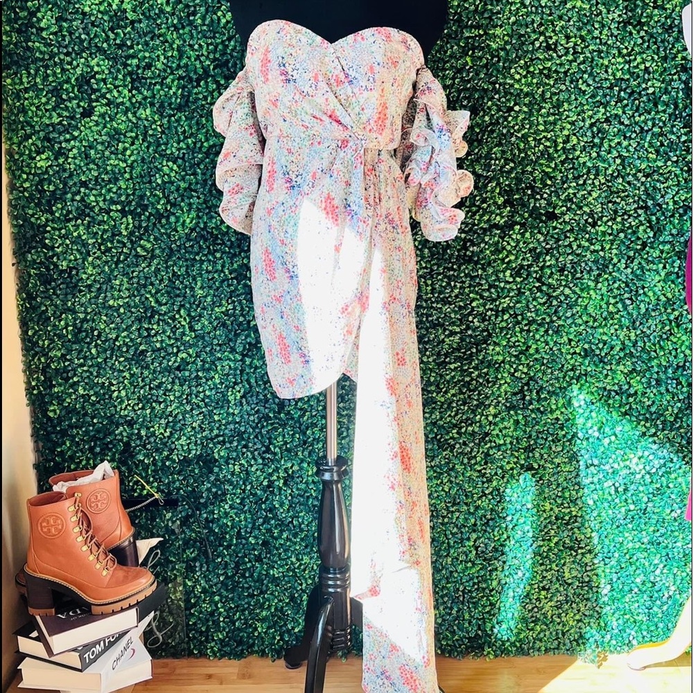 Tube Dress with Fluffy Sleeves $45

Size Small